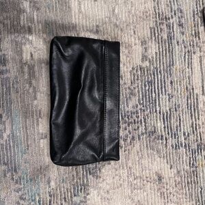 Kirakira Black Leather Clutch